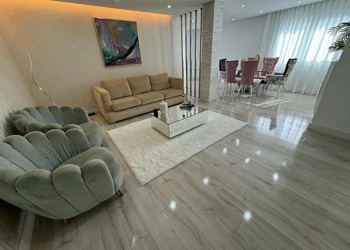 Casa De Sonho * Amadora